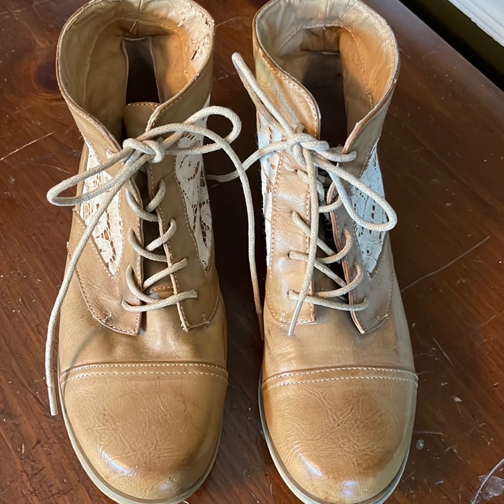 Booties with lace detail